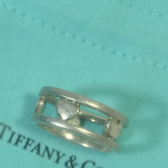 Tiffany & Co Silver Five Hearts Heart Band Ring Size 7.25 - Picture 4 of 8